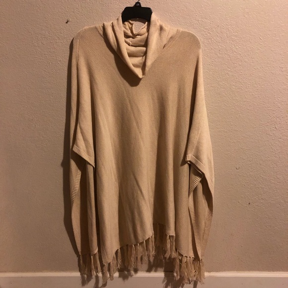 Forever 21 Sweaters - Forever 21 plus knit sweater poncho